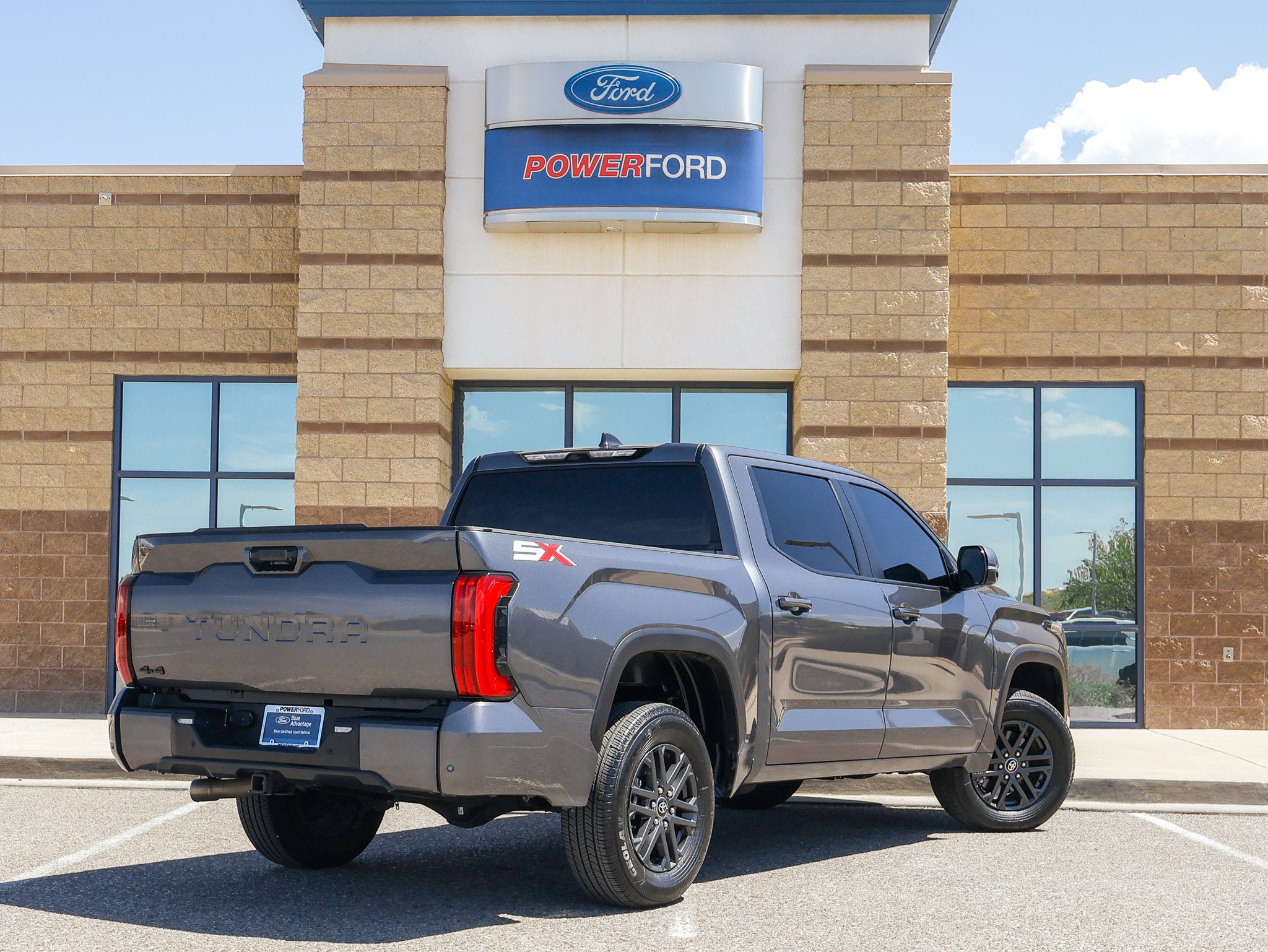 Used 2025 Toyota Tundra SR5 w/ SR5 Convenience Package AWD/4WD image 6