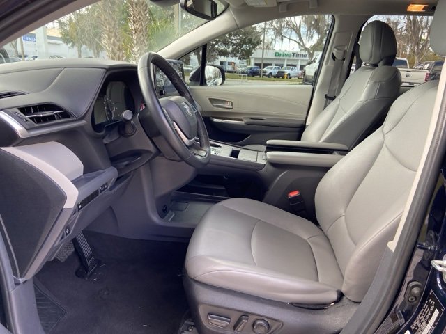 Used 2024 Toyota Sienna XLE image 10
