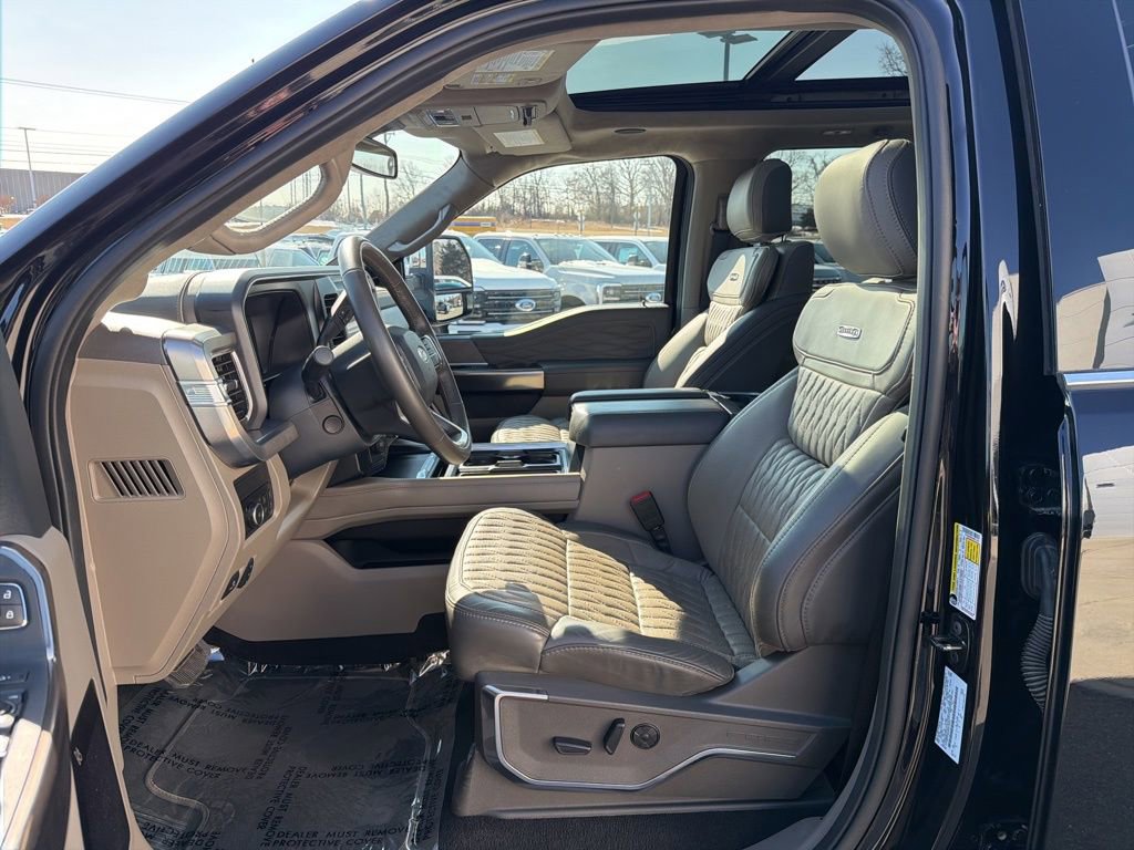 Certified 2025 Ford F450 Platinum w/ Platinum Plus Package image 12