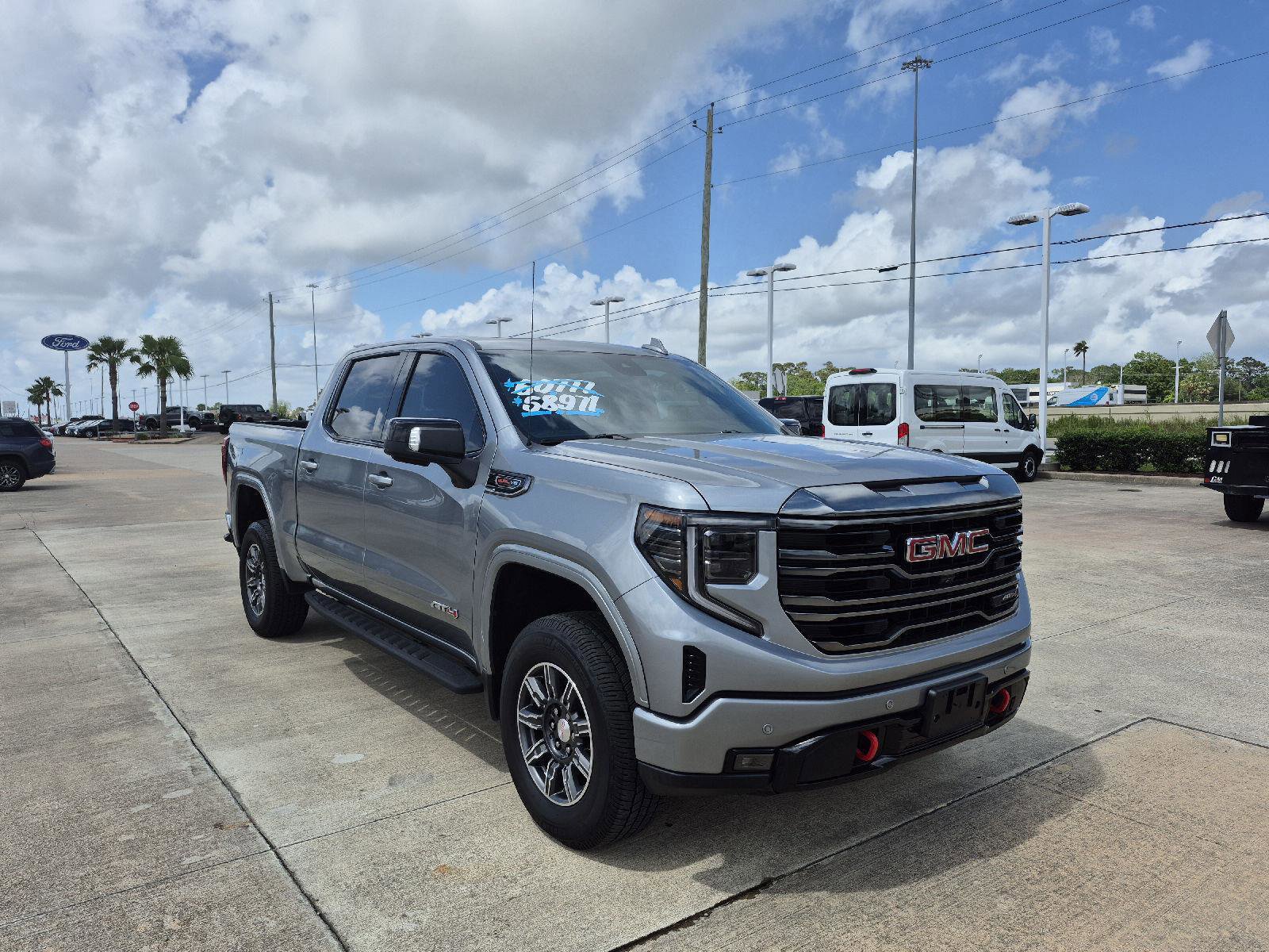 Used 2024 GMC Sierra 1500 AT4 w/ Technology Package AWD/4WD image 7