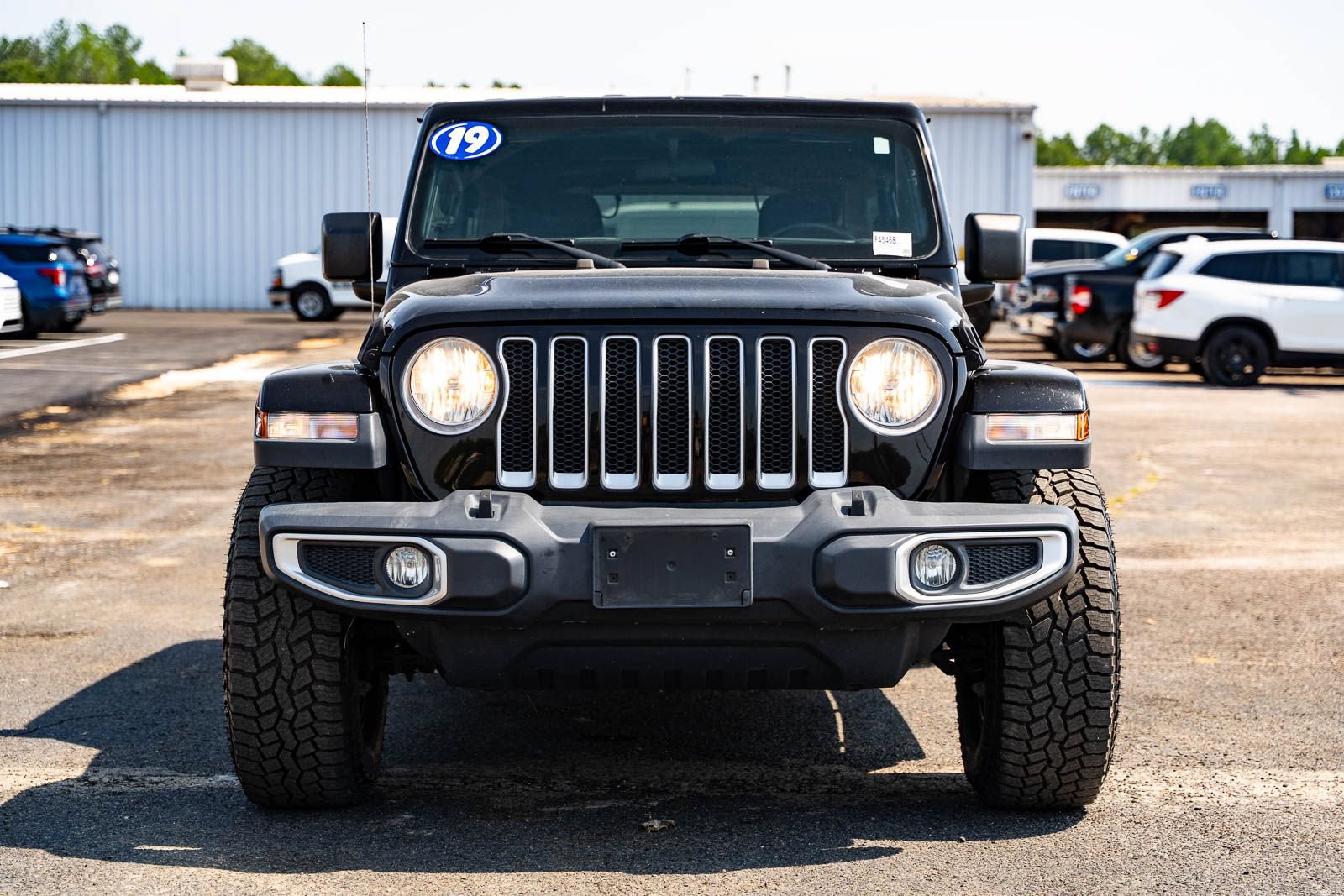 Used 2019 Jeep Wrangler Unlimited Sahara AWD/4WD image 2