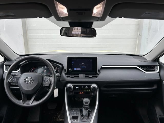 Used 2024 Toyota RAV4 LE AWD/4WD image 10