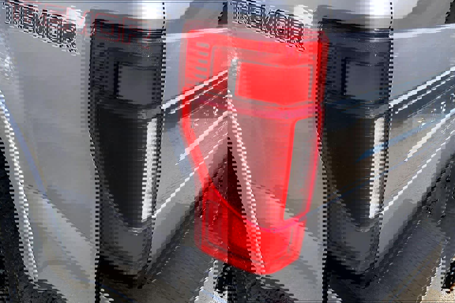 Certified 2022 Ford F250 Platinum w/ Tremor Off-Road Package image 25