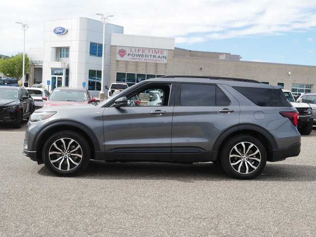 Certified 2026 Ford Explorer ST-Line AWD/4WD image 7