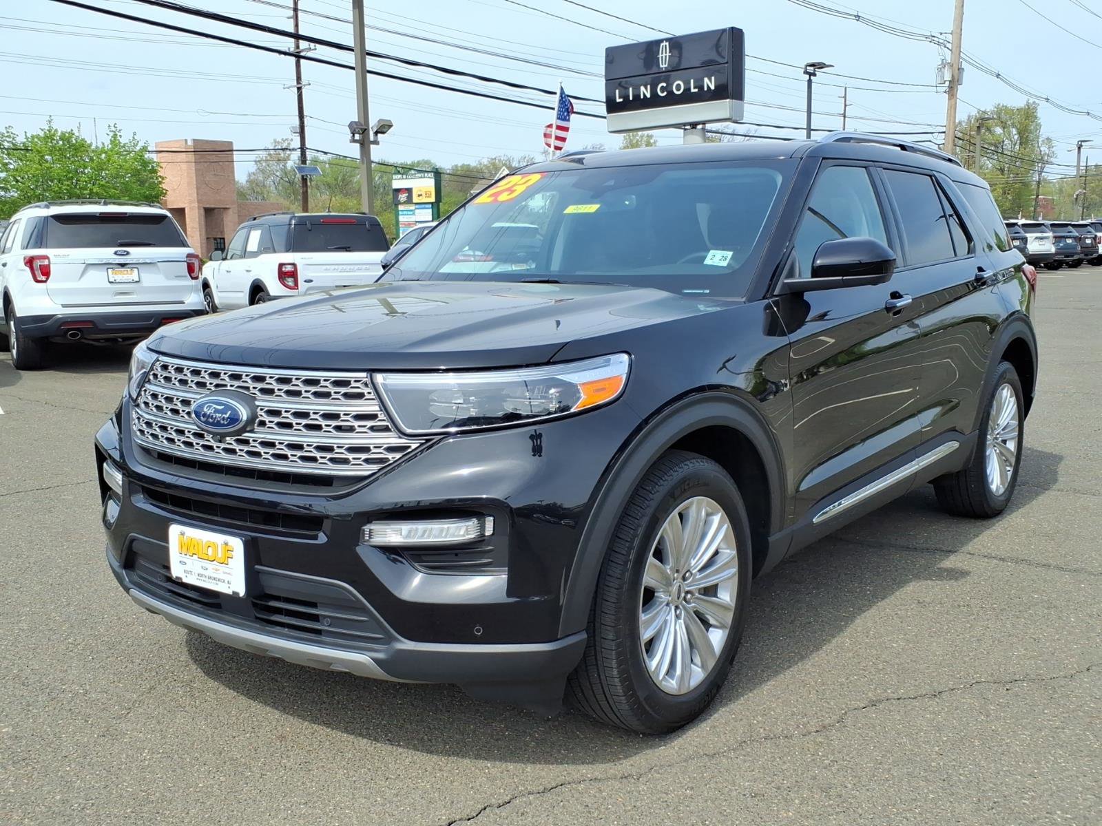Certified 2023 Ford Explorer Limited AWD/4WD image 3
