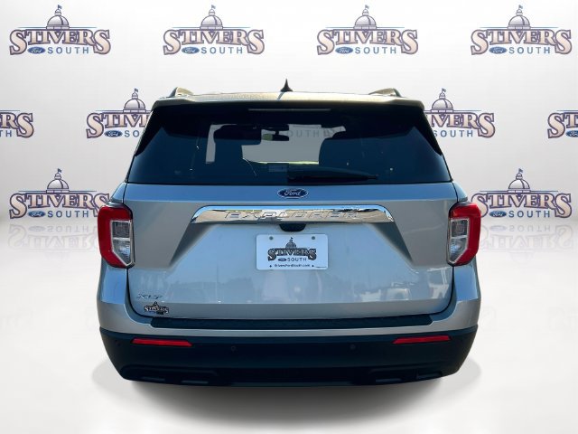 Certified 2023 Ford Explorer XLT RWD image 4