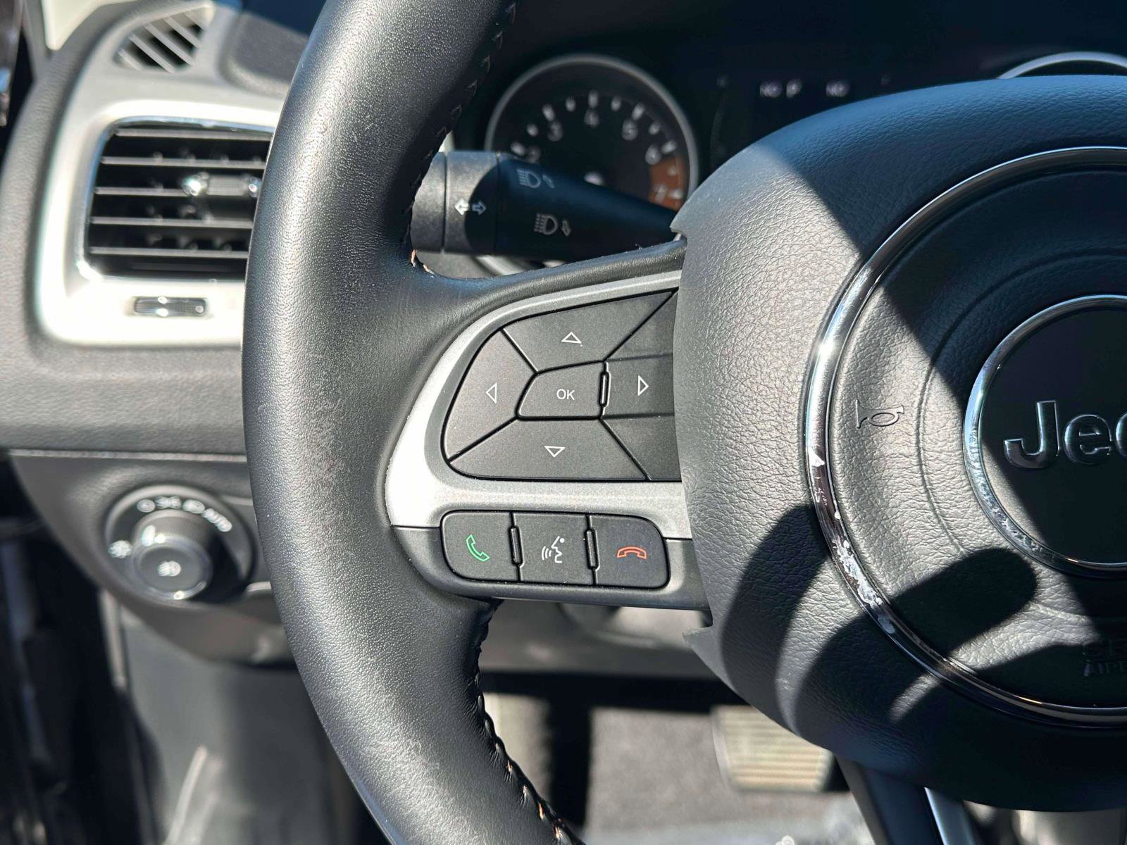 Used 2020 Jeep Compass Latitude w/ Cold Weather Group image 19