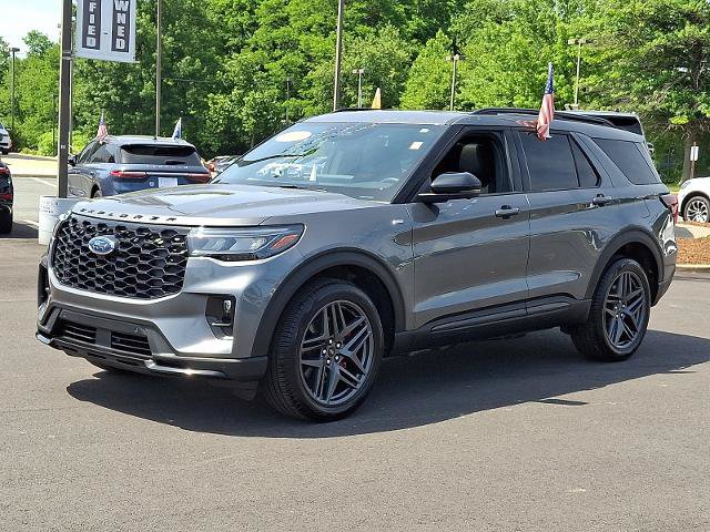 Certified 2026 Ford Explorer ST-Line w/ ST-Line Street Pack AWD/4WD image 3