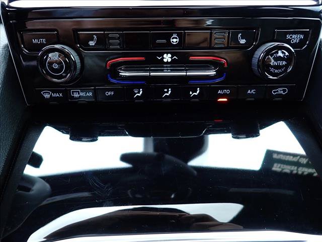 Used 2024 Jeep Grand Cherokee L Limited w/ Black Appearance Package AWD/4WD image 23