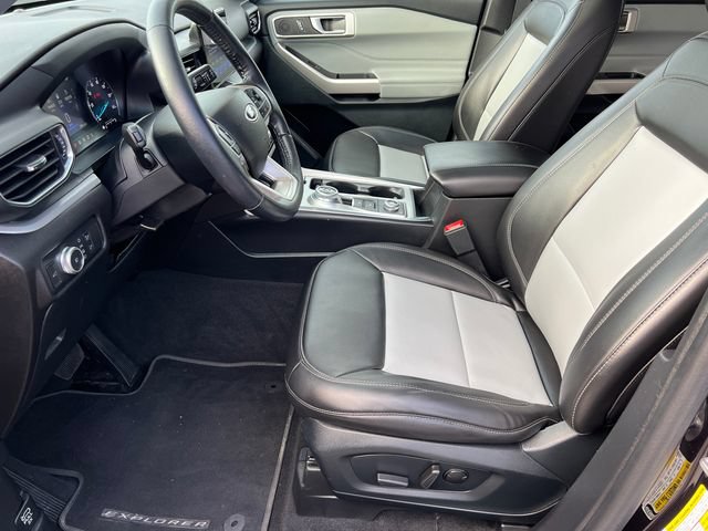Certified 2022 Ford Explorer XLT w/ Equipment Group 202A AWD/4WD image 22
