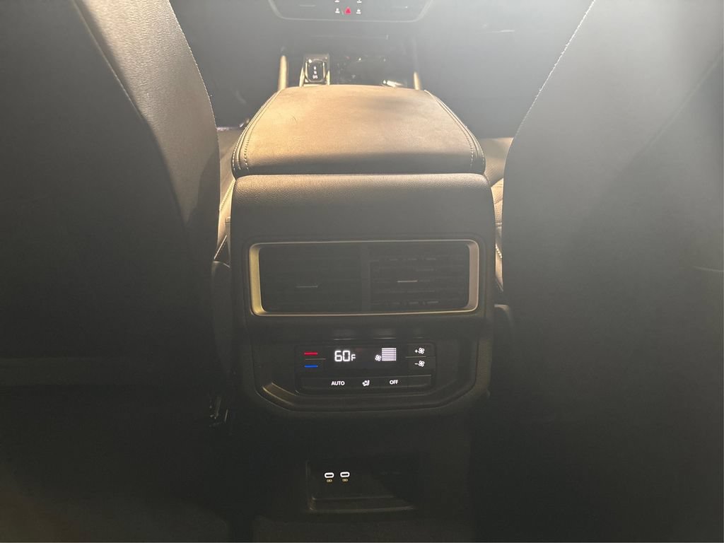 Used 2025 Volkswagen Atlas SE AWD/4WD image 28