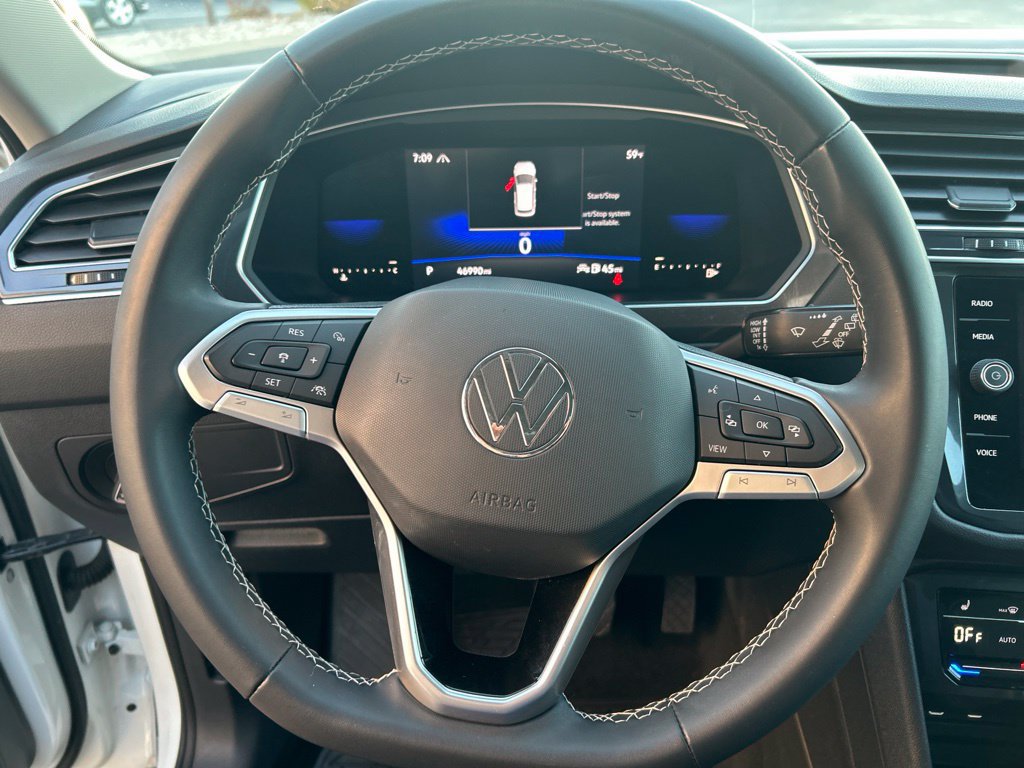 Used 2023 Volkswagen Tiguan SE AWD/4WD image 10