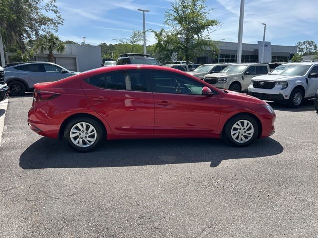 Used 2020 Hyundai Elantra SE w/ Cargo Package (C1) FWD image 3