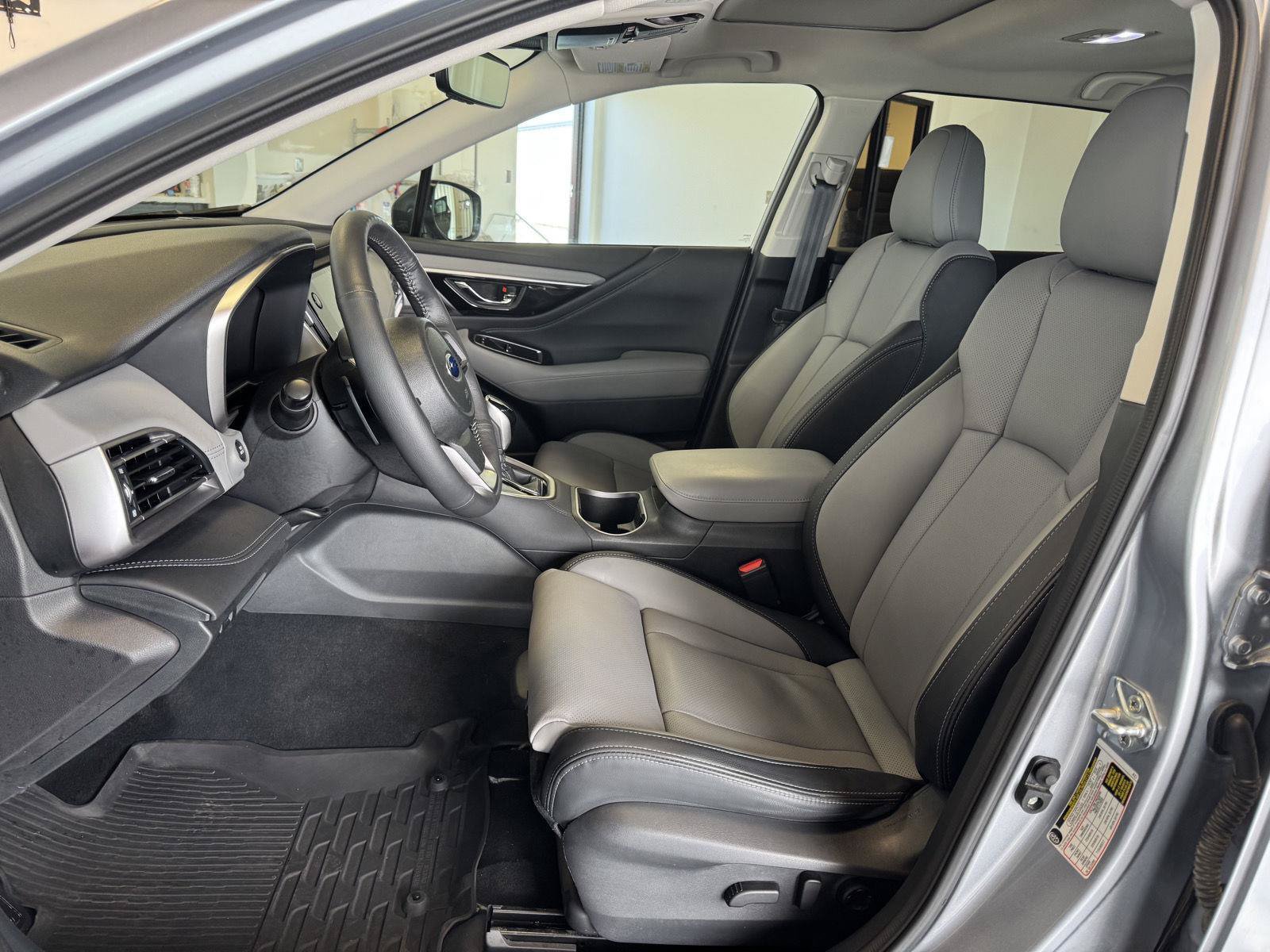 Used 2025 Subaru Outback Limited AWD/4WD image 13