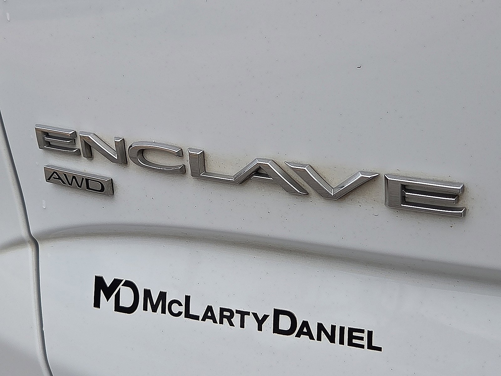 Used 2024 Buick Enclave Essence image 9