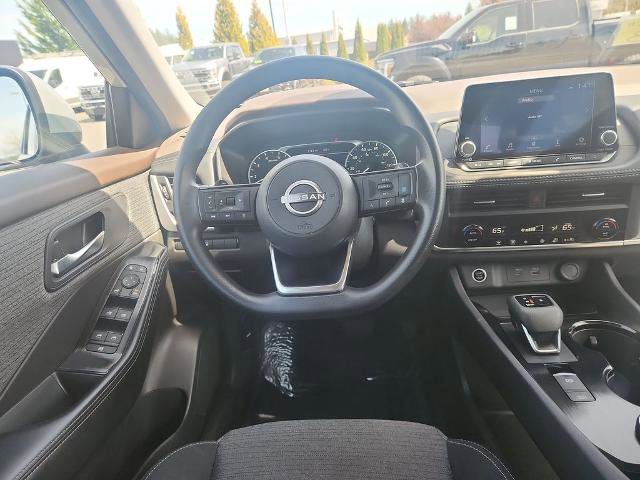 Used 2023 Nissan Rogue SV AWD/4WD image 9