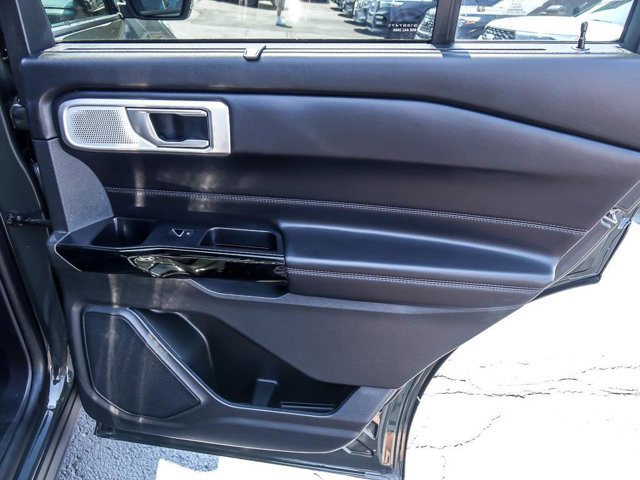Certified 2022 Ford Explorer Platinum w/ Equipment Group 601A image 34