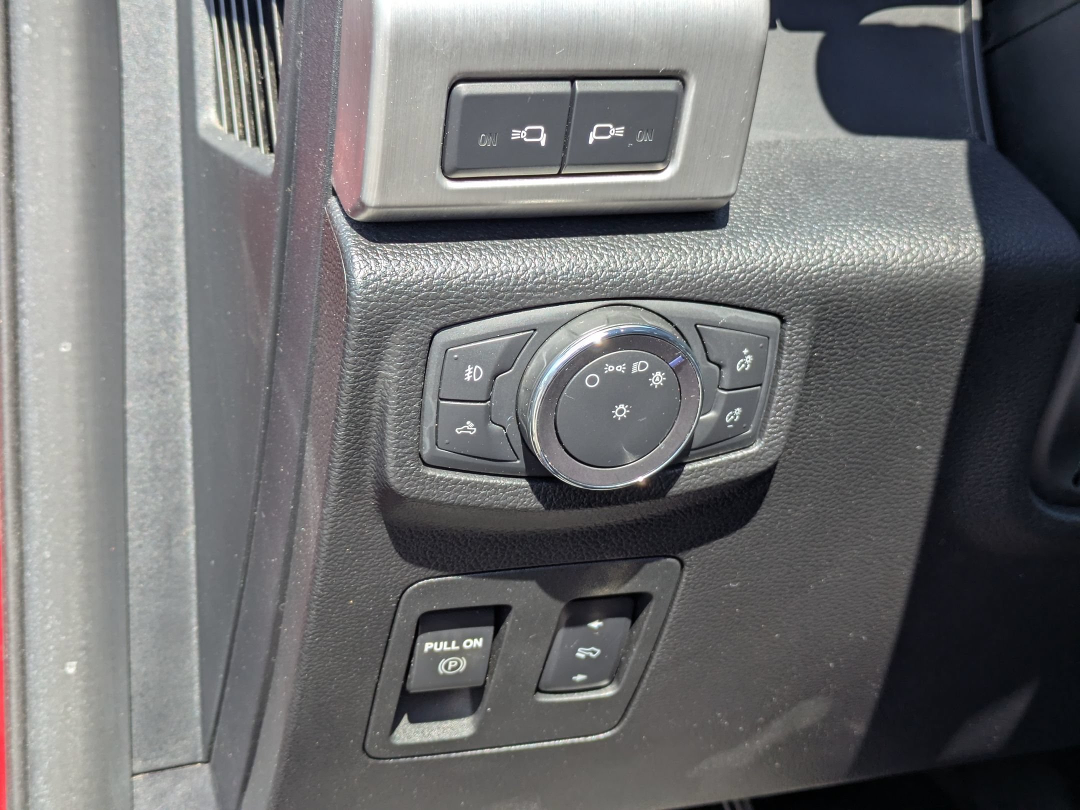 Certified 2020 Ford F150 Platinum w/ Equipment Group 701A Luxury AWD/4WD image 15