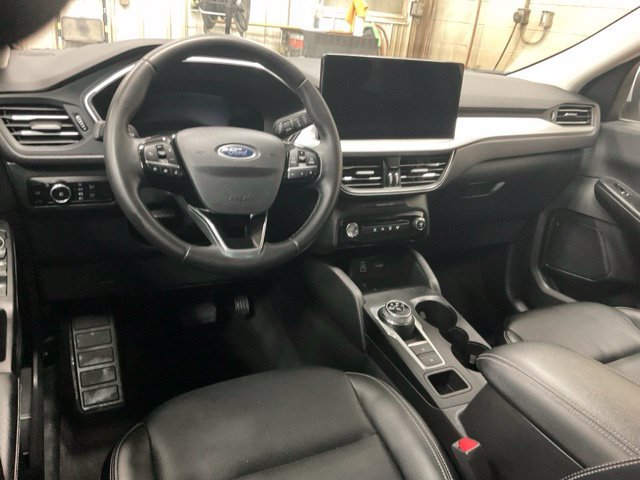 Certified 2025 Ford Escape Platinum AWD/4WD image 9