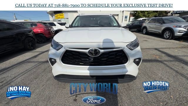 Used 2024 Toyota Highlander LE FWD image 8