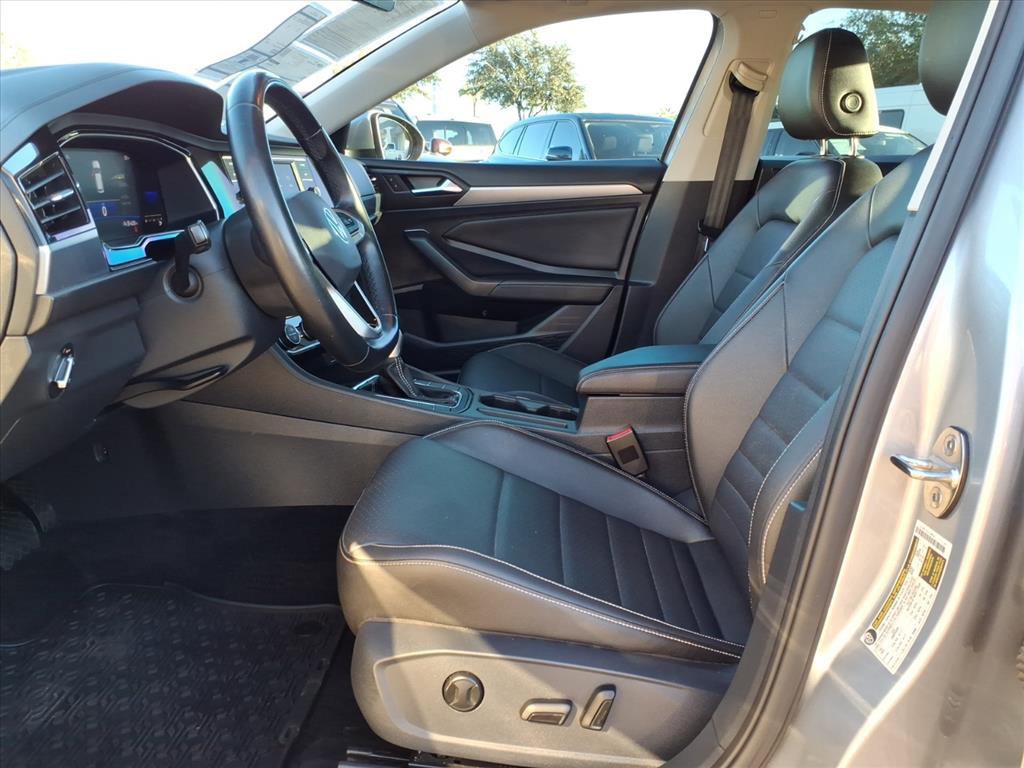 Used 2022 Volkswagen Jetta SE image 12