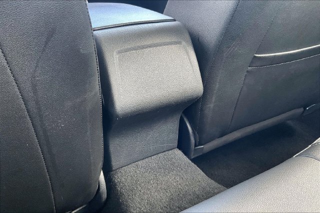 Used 2025 Volkswagen Jetta SE FWD image 35