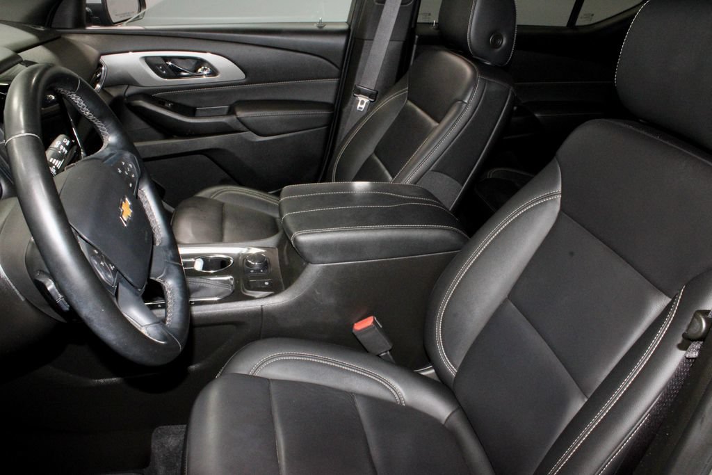 Used 2023 Chevrolet Traverse LT FWD image 25