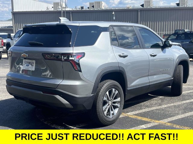 Used 2026 Chevrolet Equinox LT w/ Safety and Technology Package FWD image 3