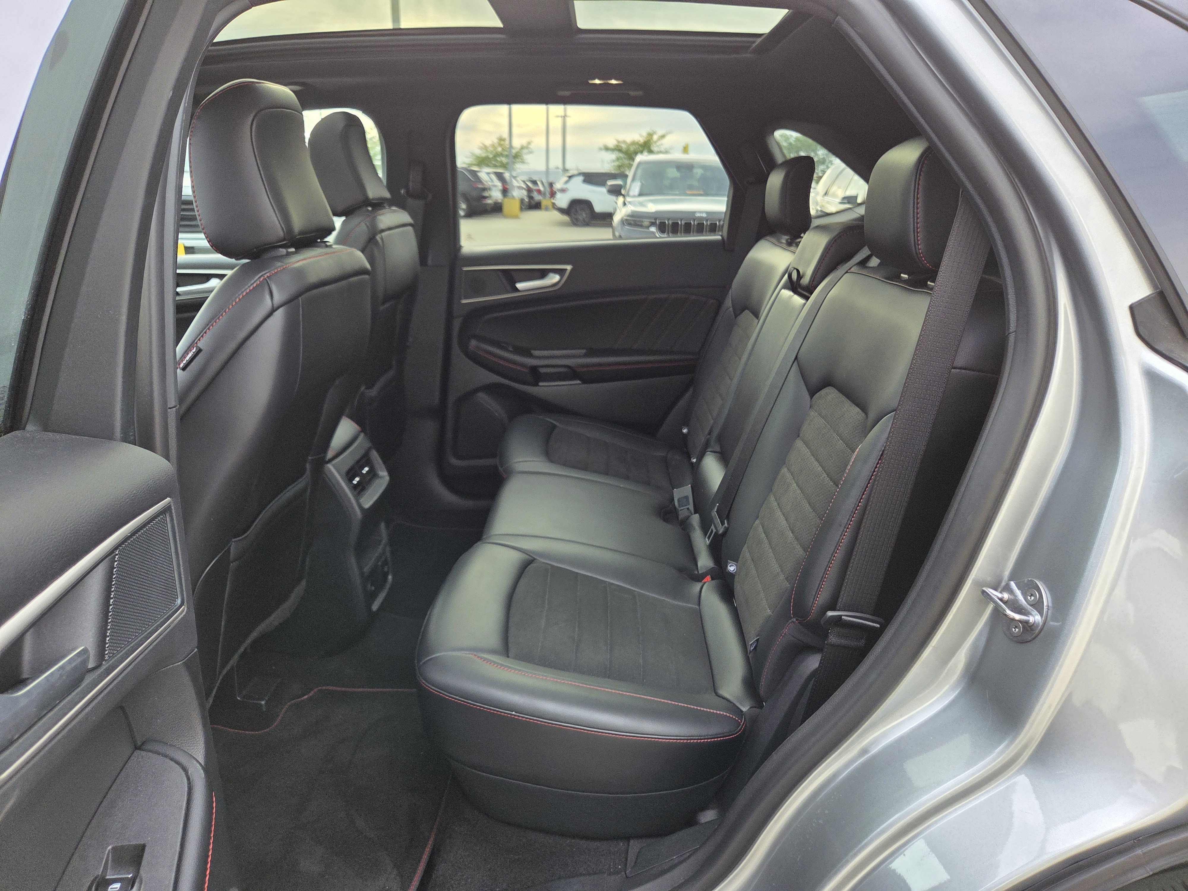 Certified 2024 Ford Edge ST-Line AWD/4WD image 21