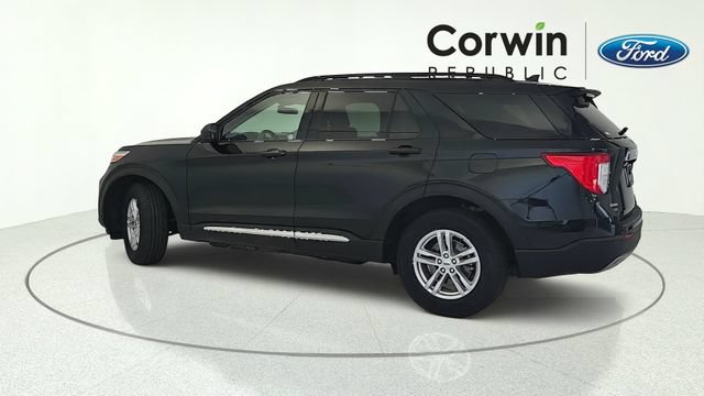 Certified 2023 Ford Explorer XLT w/ Equipment Group 202A AWD/4WD image 3