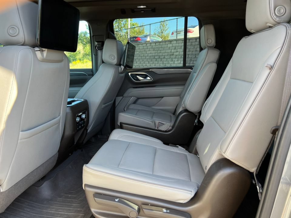 Used 2021 GMC Yukon XL SLT w/ SLT Premium Package AWD/4WD image 4