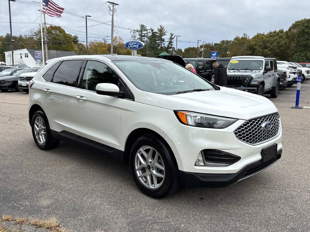 Certified 2024 Ford Edge SEL w/ Convenience Package AWD/4WD image 3