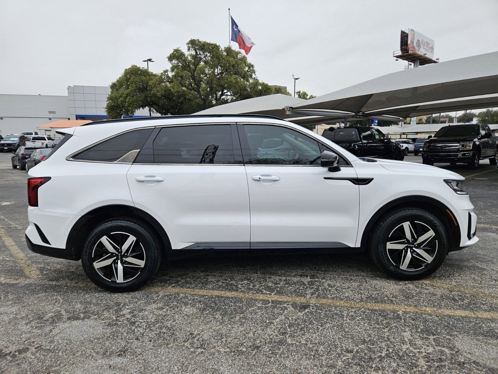 Used 2022 Kia Sorento S image 2