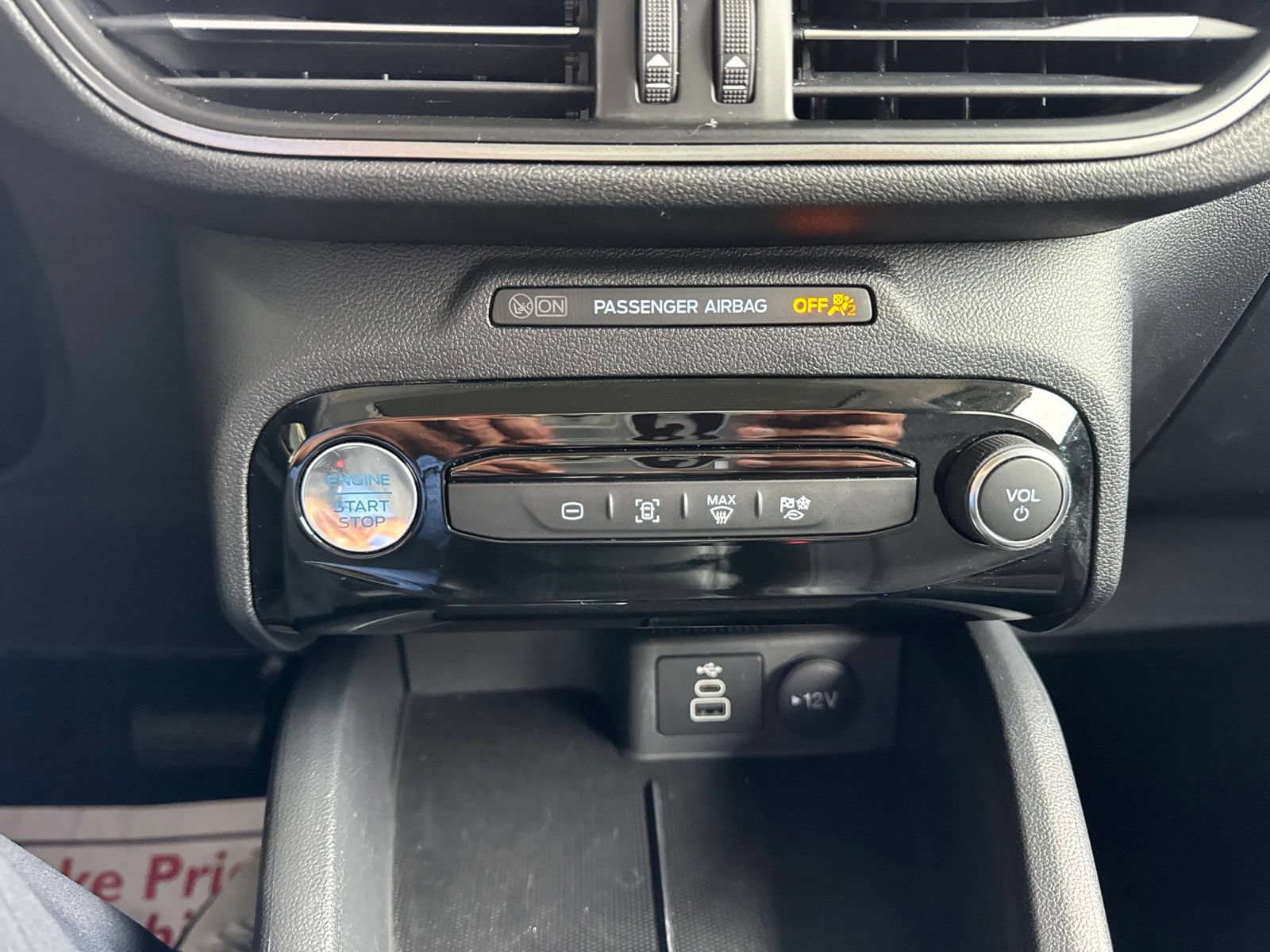 Certified 2025 Ford Escape SE FWD image 33