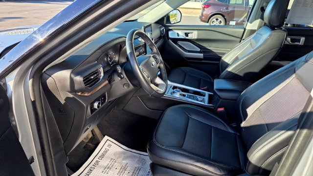 Certified 2023 Ford Explorer Limited w/ Limited Technology Package AWD/4WD image 9