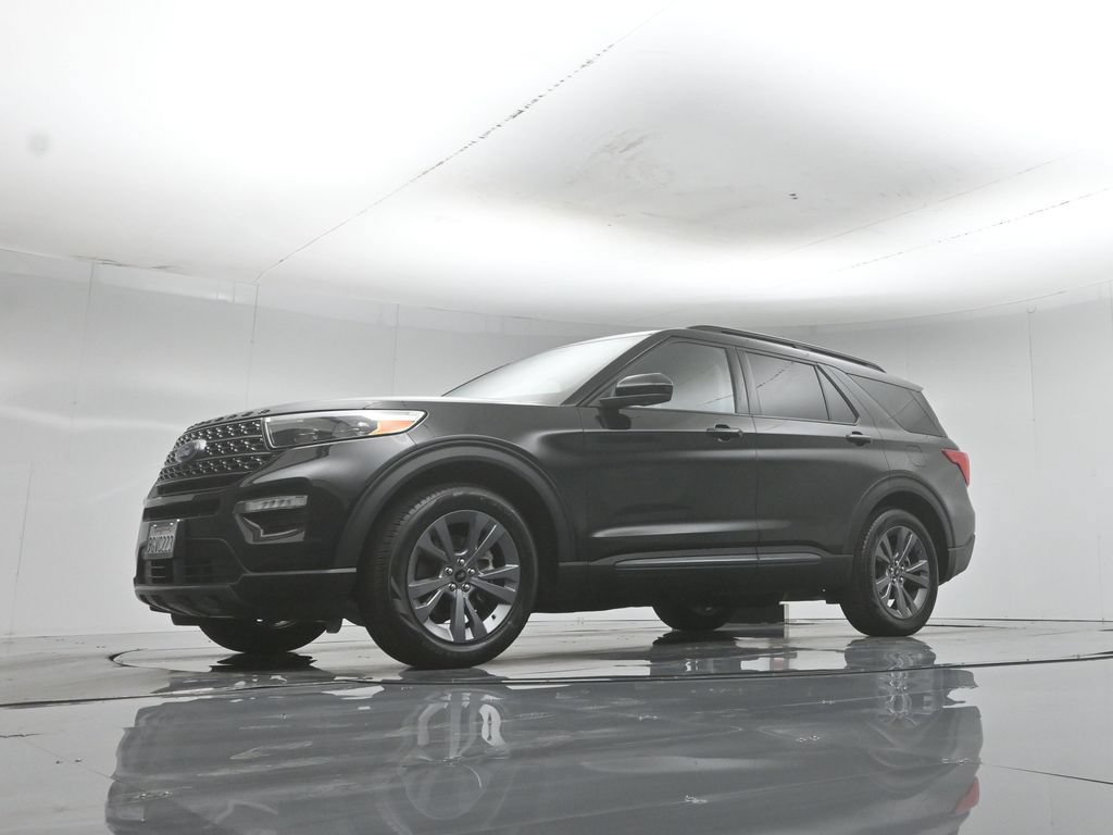 Certified 2023 Ford Explorer XLT w/ Equipment Group 202A RWD image 47