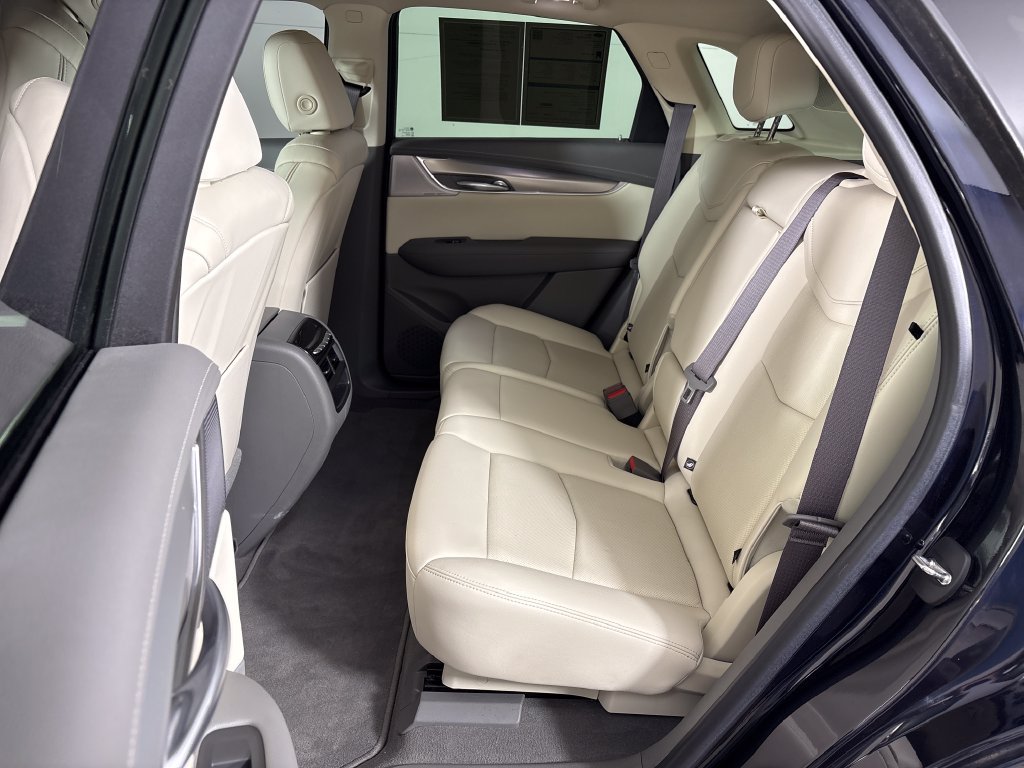 Used 2021 Cadillac XT5 Premium Luxury FWD image 28
