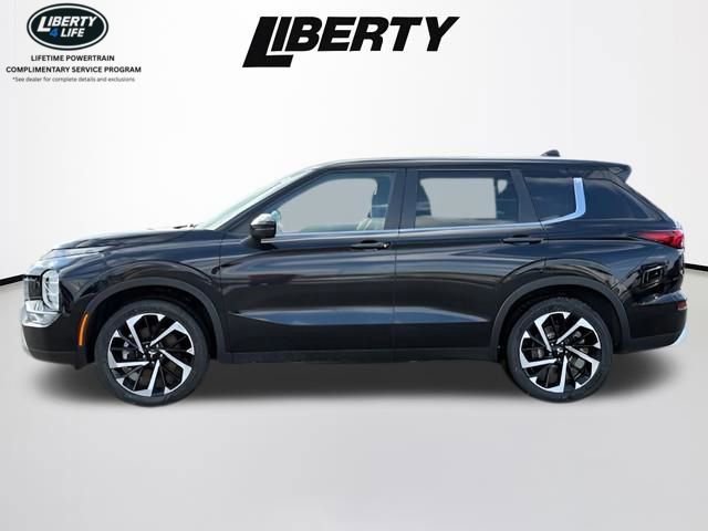 Used 2023 Mitsubishi Outlander SE video 2