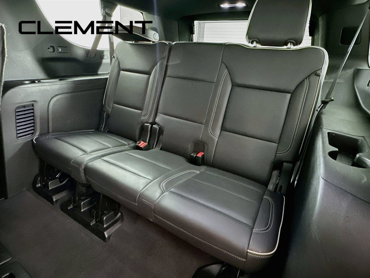 Used 2024 GMC Yukon XL SLT AWD/4WD image 33