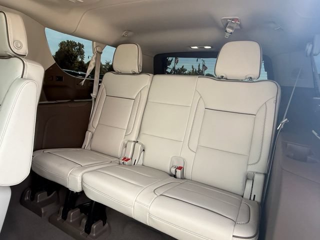 Used 2023 GMC Yukon XL Denali AWD/4WD image 12