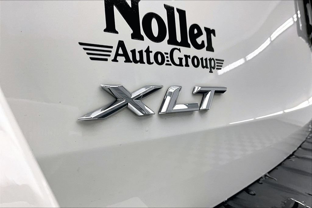 Certified 2022 Ford Explorer XLT w/ Equipment Group 202A AWD/4WD image 8
