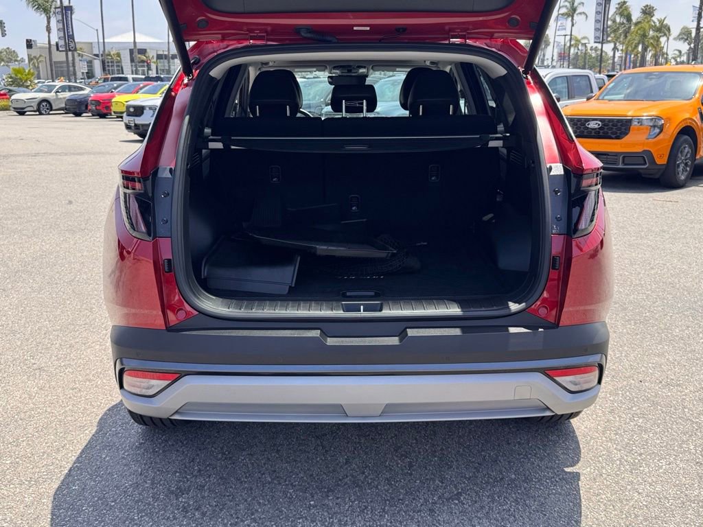 Used 2025 Hyundai Tucson Limited AWD/4WD image 13