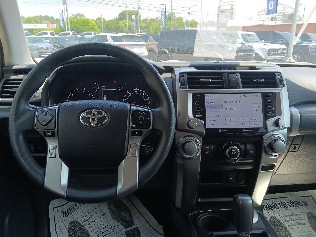 Used 2024 Toyota 4Runner SR5 AWD/4WD image 26