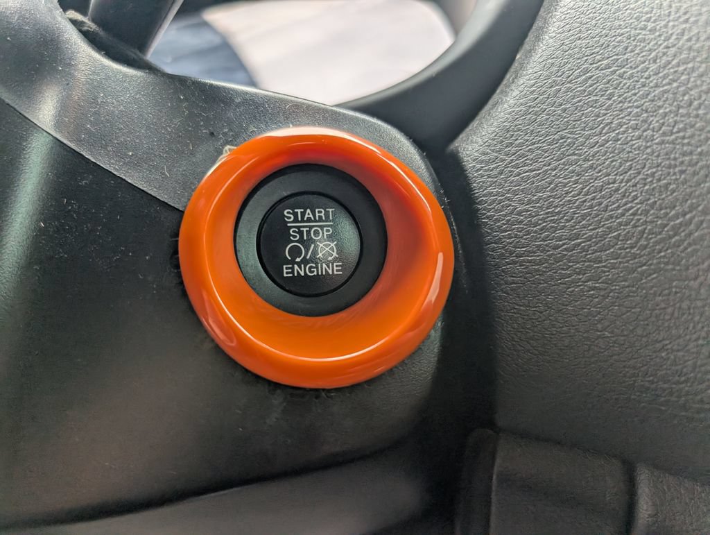 Used 2020 Jeep Renegade Latitude FWD image 16
