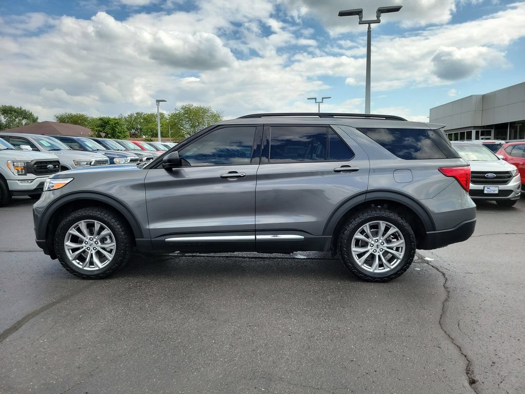 Certified 2023 Ford Explorer XLT w/ Equipment Group 202A AWD/4WD image 7