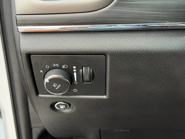 Used 2021 Jeep Grand Cherokee Limited AWD/4WD image 25