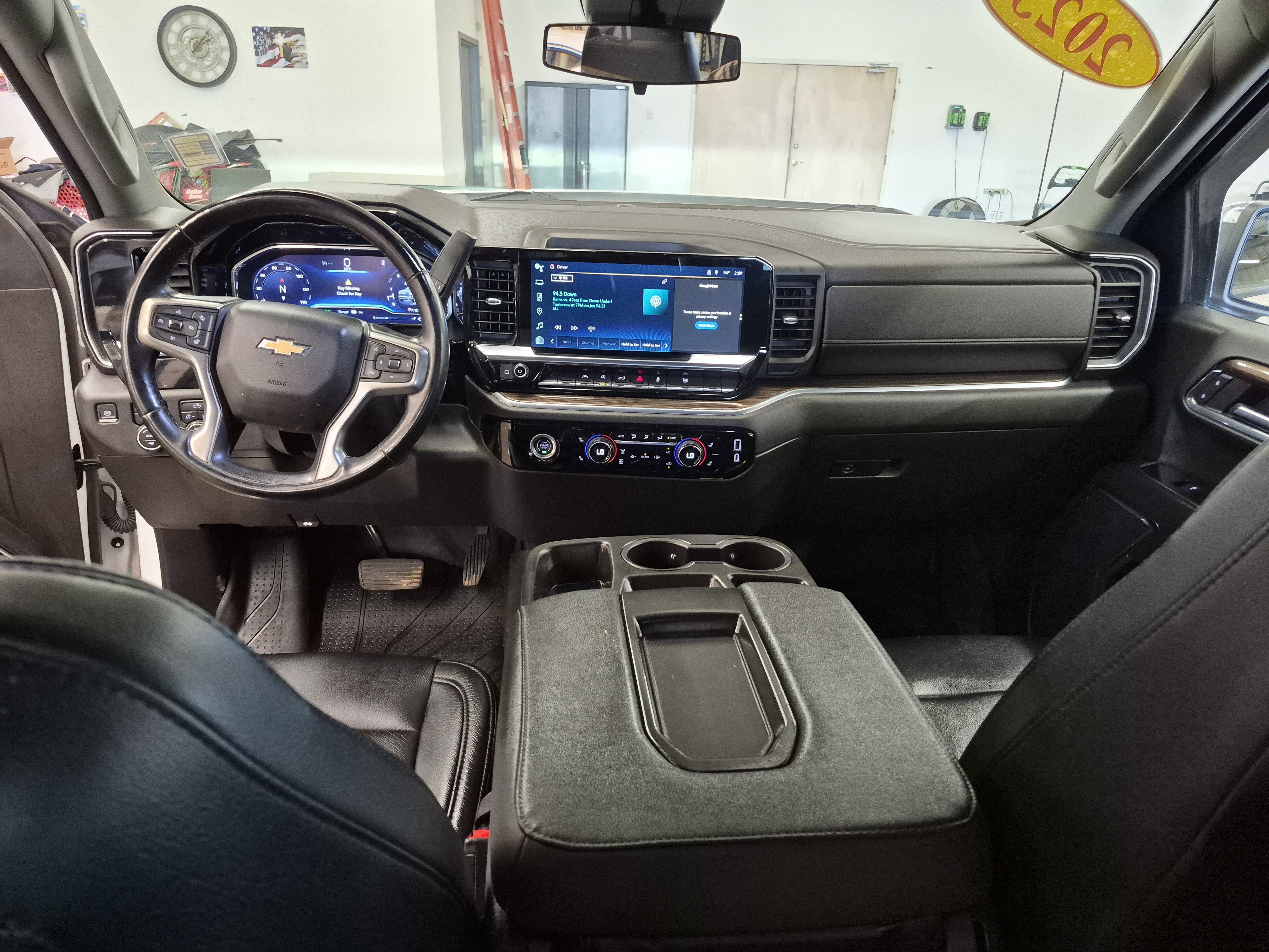 Used 2023 Chevrolet Silverado 1500 LT w/ Protection Package AWD/4WD image 21
