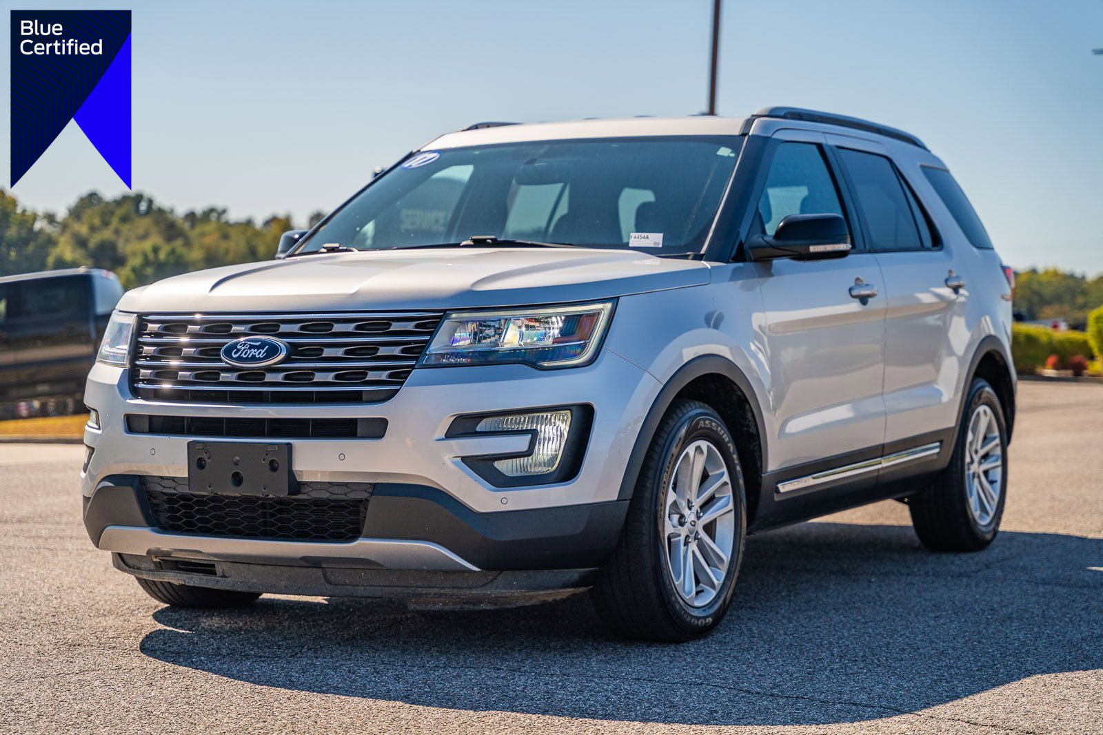 Certified 2017 Ford Explorer XLT w/ Equipment Group 202A