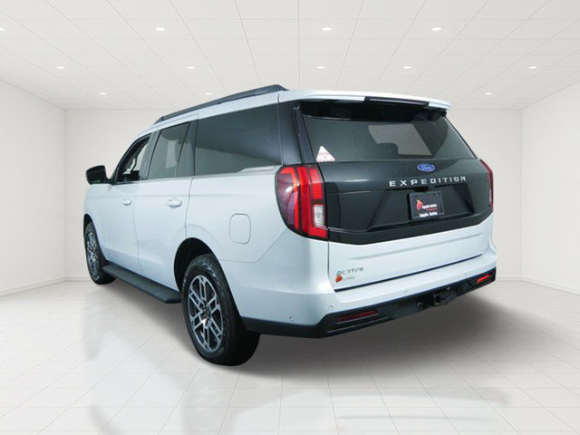 Certified 2025 Ford Expedition Active AWD/4WD image 6
