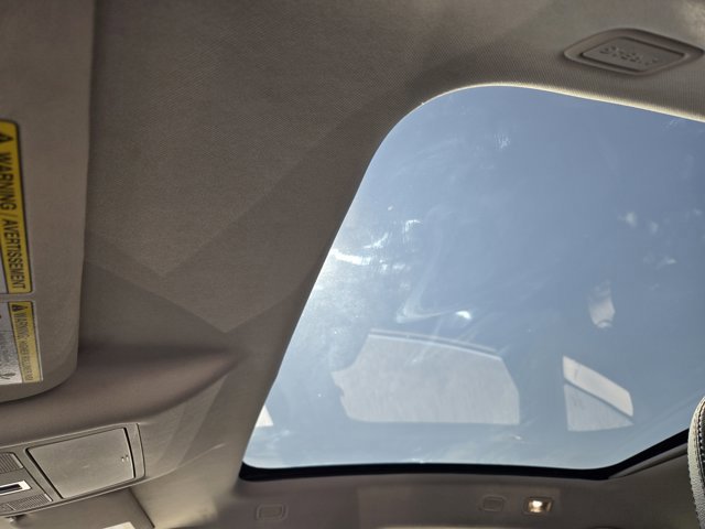 Used 2018 Jaguar E-PACE S image 23